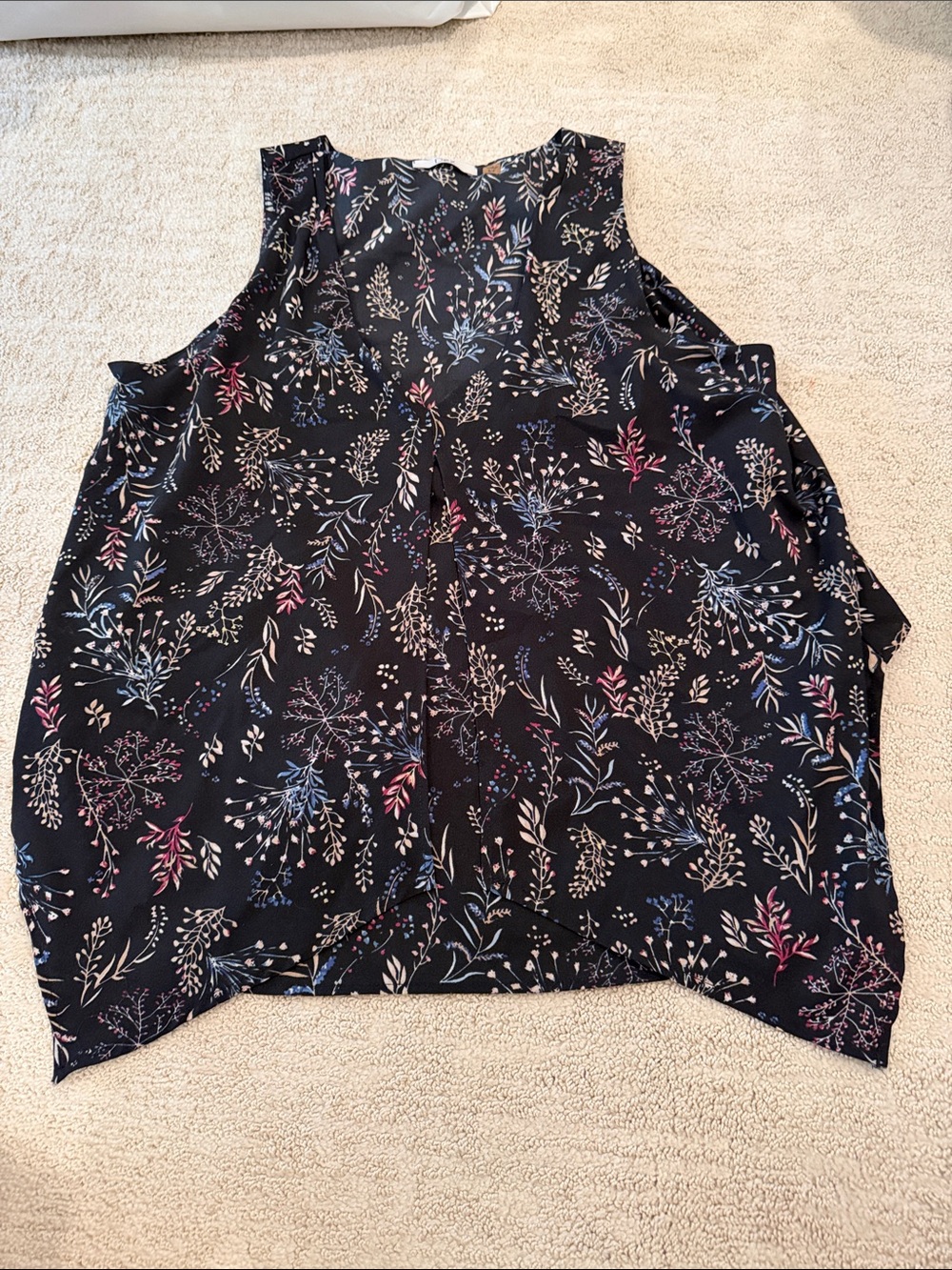 Dex Black Floral Sleeveless Asymmetrical Hem Tank